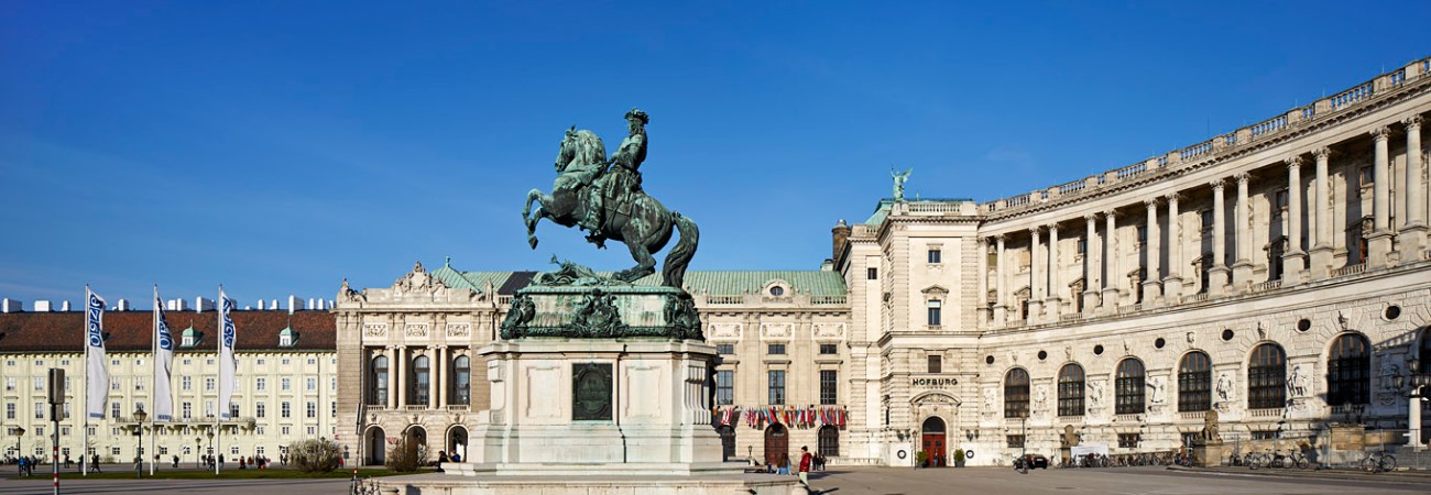 Heldenplatz, Hofburg: Heldenplatz, Hofburg